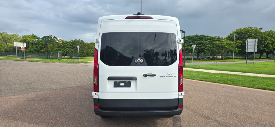 2025 LDV Deliver 9  Mid Roof LWB Van Image 10
