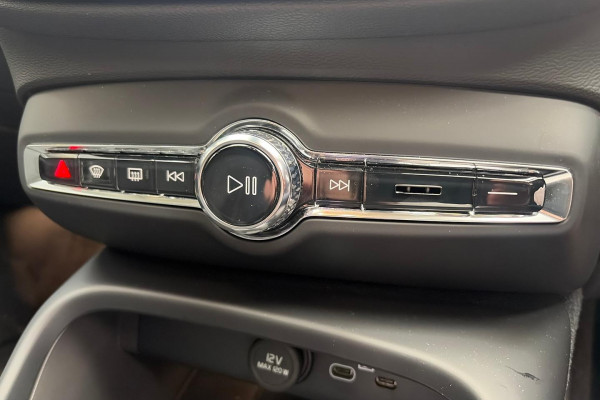 2025 MY26 Volvo XC40 XZ Plus B4 SUV Image 12