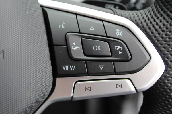 2025 Volkswagen Golf 8.5 110TSI R-Line Hatch Image 17