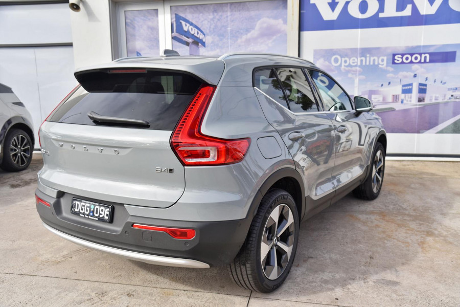 2024 MY25 Volvo XC40 XZ Ultra B4 Bright SUV Image 19