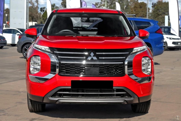 2025 Mitsubishi Outlander ZM ES SUV Image 2