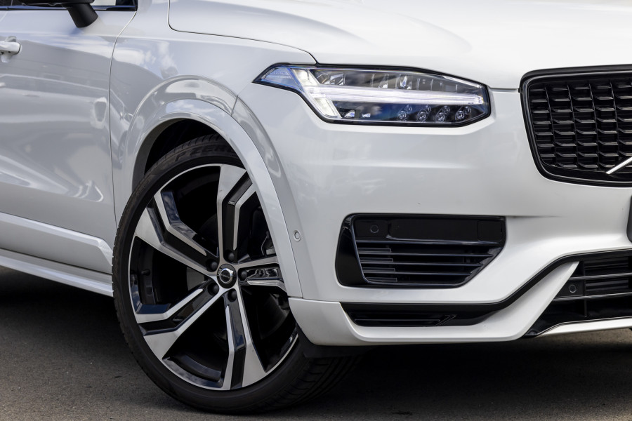 2024 Volvo XC90 L Series Recharge Ultimate T8 Plug-In Hybrid SUV Image 7