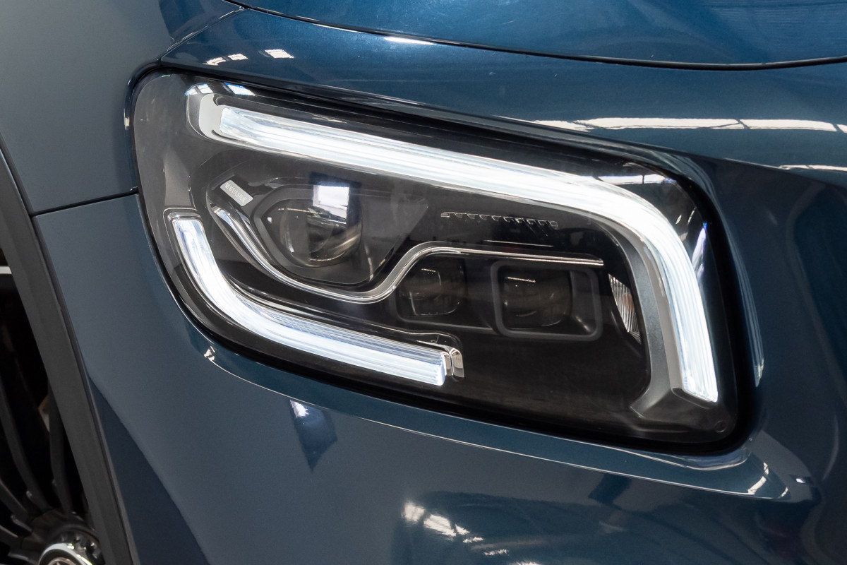 2021 Mercedes-Benz Glb 35 4matic SUV Image 2