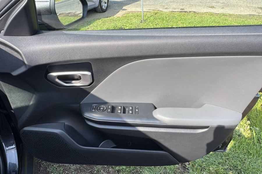 2025 Kia K4 CL4m Sport Sedan Image 2