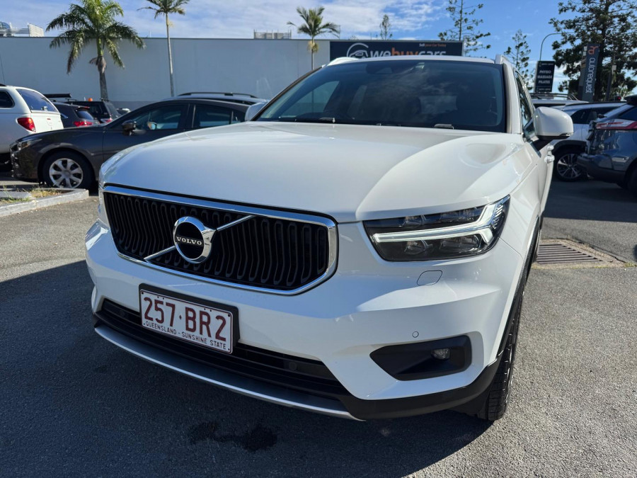 2020 Volvo XC40 XZ T4 Momentum SUV Image 2