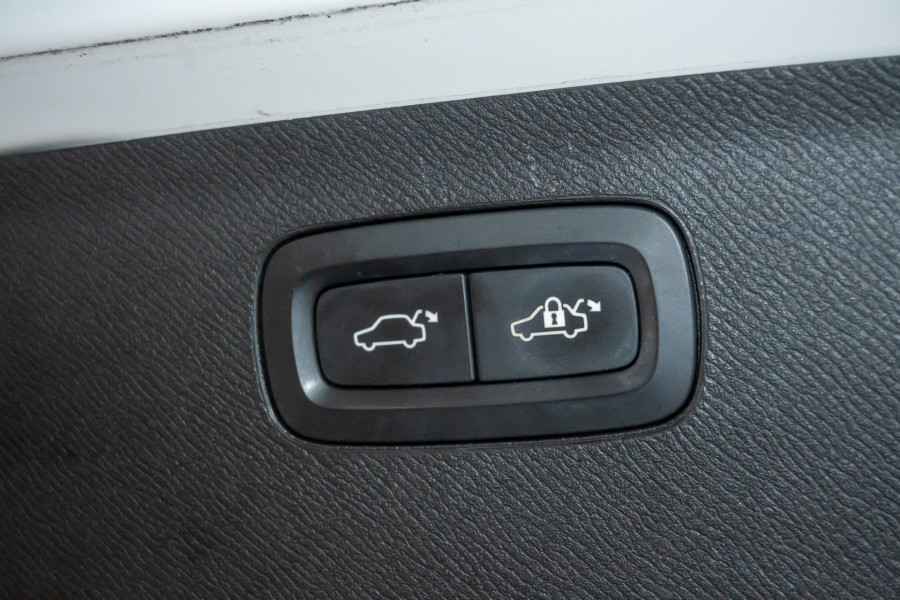 2015 MY16 Volvo XC90 L Series T6 Inscription SUV Image 22