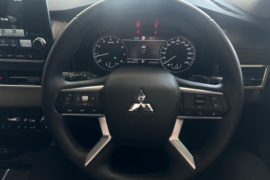 2024 Mitsubishi Outlander ZM LS SUV Image 11
