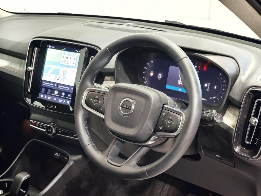 2025 Volvo XC40 XZ Plus B4 SUV Image 10
