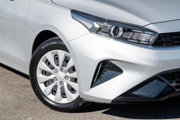 2024 Kia Cerato BD S Hatch Image 6
