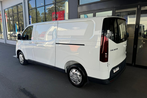 2024 LDV Deliver 7   Van