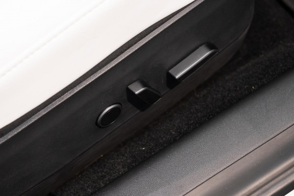 2022 Tesla Model 3  Rear-Wheel Drive Sedan image 19