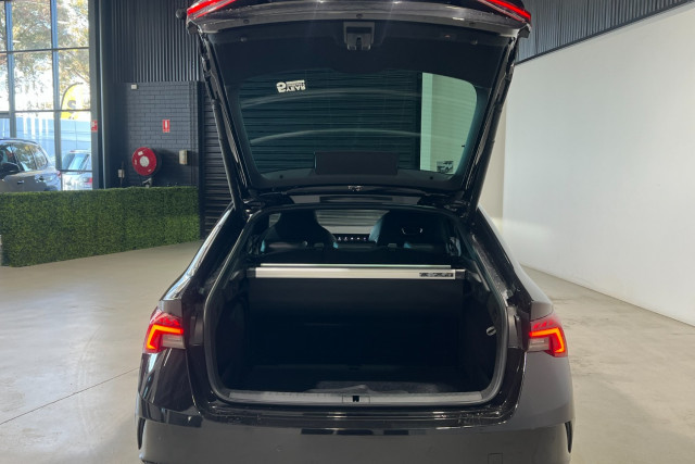 2022 Skoda Octavia NX RS Sedan Image 8