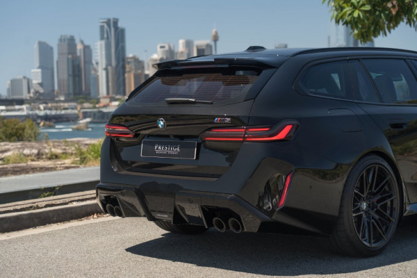 2025 BMW M5 Touring SUV Image 9