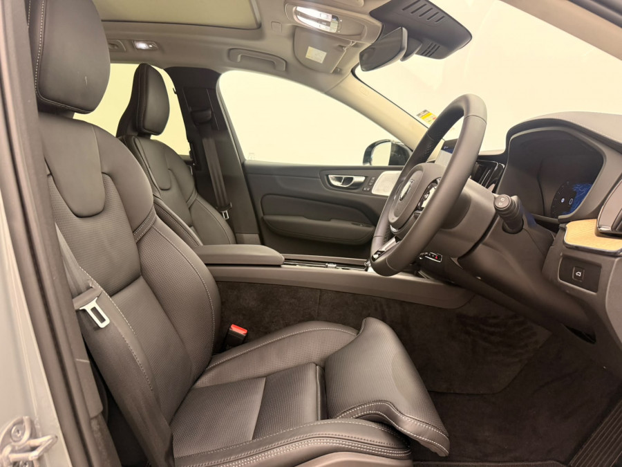 2025 MY26 Volvo XC60 UZ Ultra B5 Dark SUV Image 17