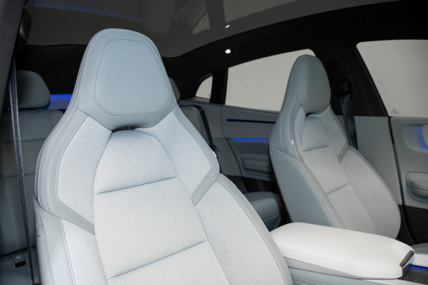 2024 Polestar 4 Long range Single motor Coupe Image 4