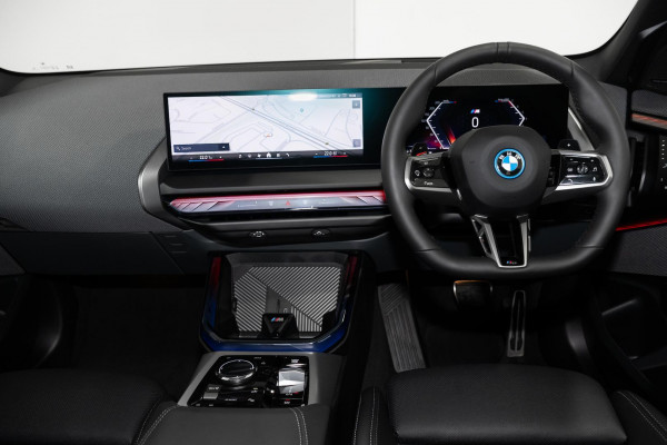 2025 BMW X3 G45 30e xDrive SUV image 7