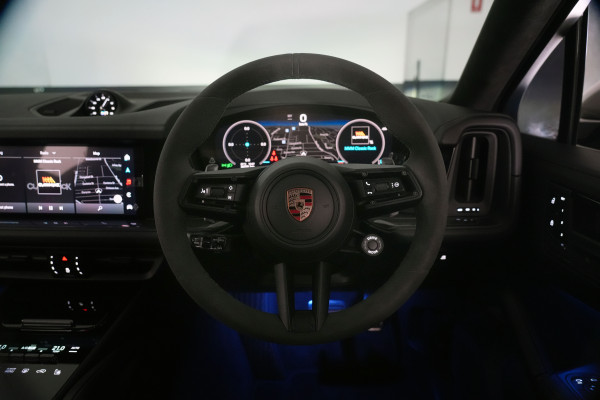 2024 Porsche Cayenne GTS Coupe Image 33