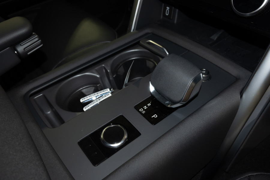 2026 Land Rover Discovery Series 5 D350 Dynamic SE SUV