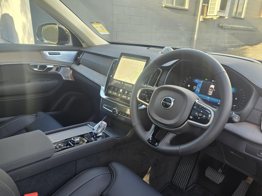 2026 Volvo XC90 L Series Ultra B5 Dark SUV Image 16