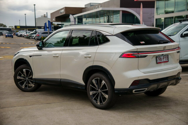 2025 MG HS AS33 Essence SUV Image 2