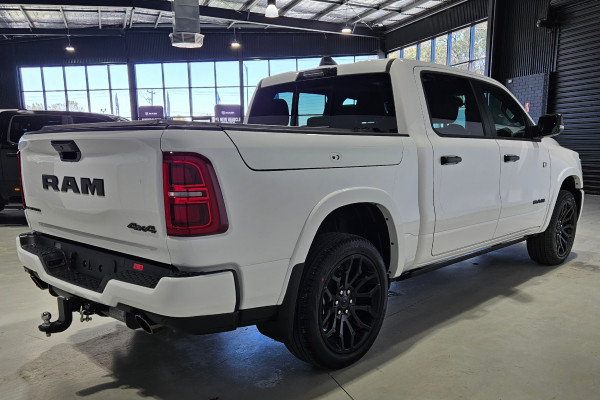 2025 Ram 1500 LIMITED Ute Image 5