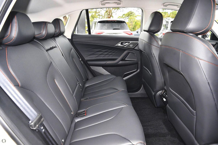 2025 MG HS AS33 Excite SUV Image 7
