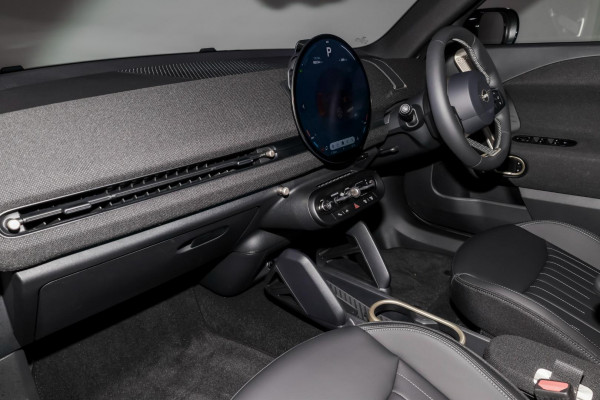 2026 MINI Aceman J05 SE Favoured Hatch image 11