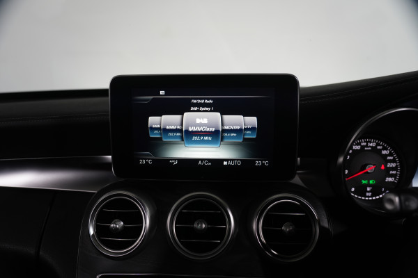 2016 Mercedes-Benz C-Class C250 SUV image 20