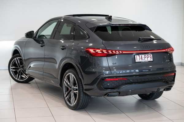 2026 Audi Q5 e-hybrid 270kW SUV image 2