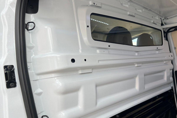 2024 Renault Trafic X82 Pro Van Image 5