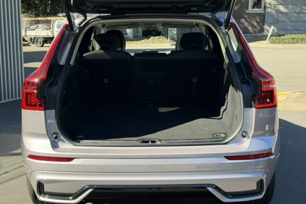 2025 MY26 Volvo XC60 UZ Ultra B5 Dark SUV Image 8