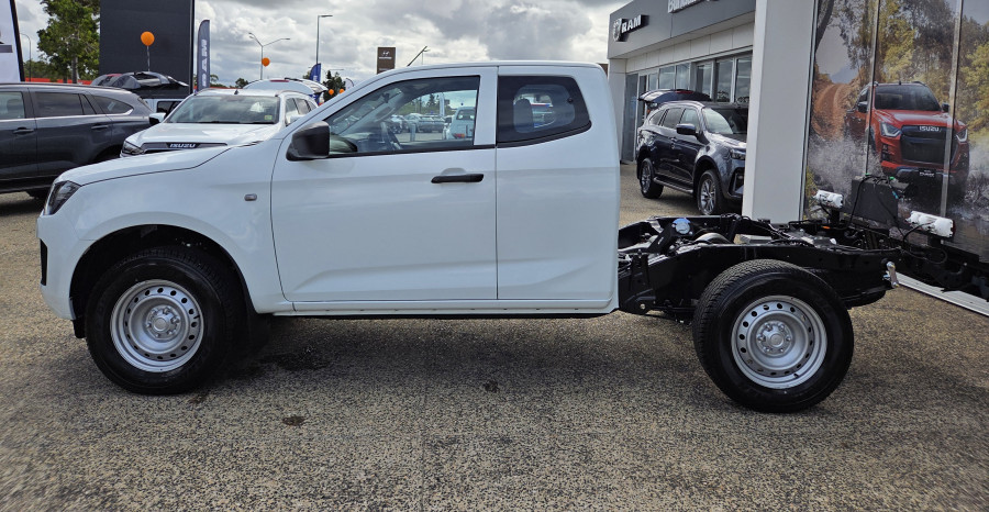 2026 Isuzu D-MAX RG SX Cab Chassis Image 6