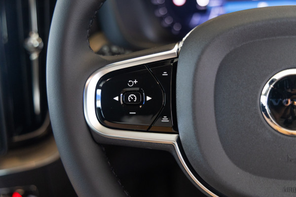 2026 Volvo XC60 UZ Plus T8 Plug-in Hybrid Dark SUV Image 14