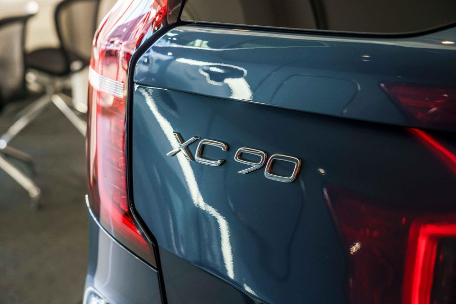 2026 Volvo XC90 L Series Plus B5 Bright SUV Image 8