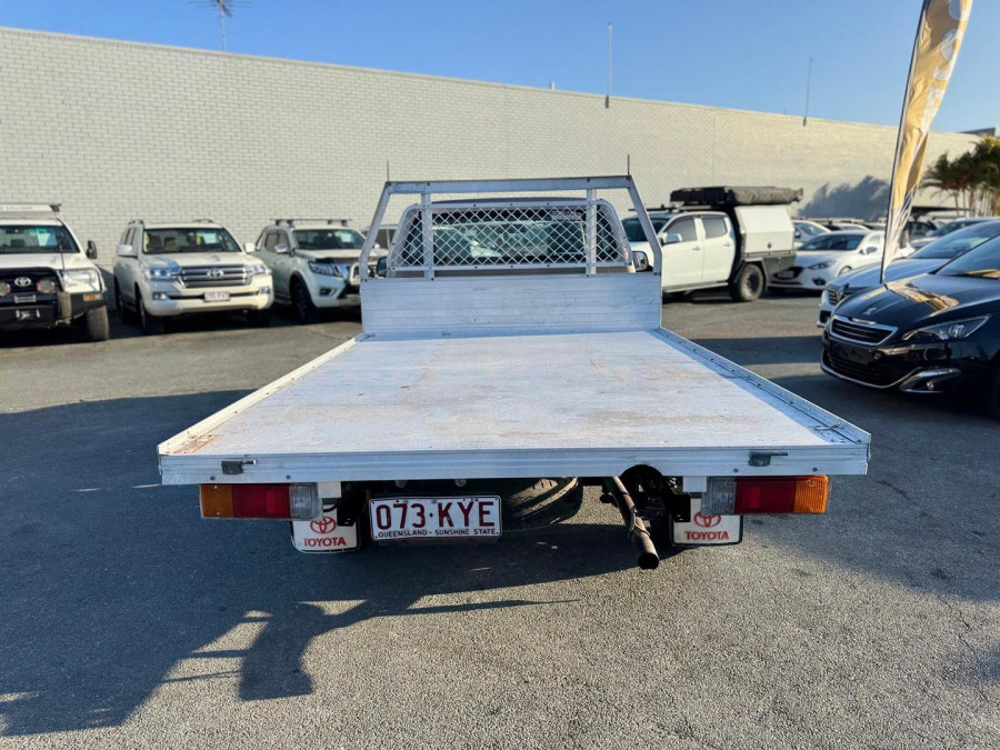 2008 Toyota HiLux TGN16R WorkMate Cab Chassis Image 9