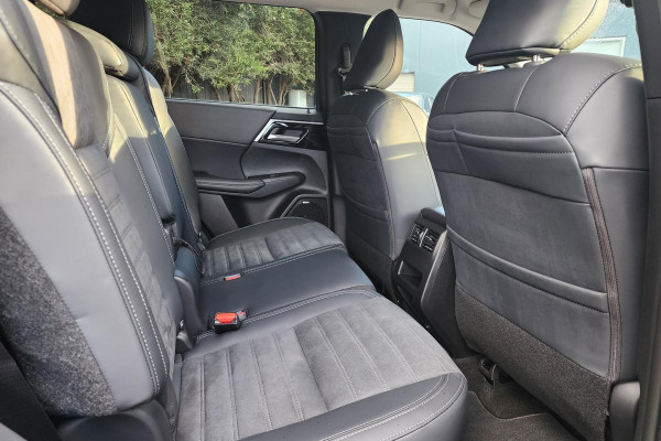 2025 Mitsubishi Outlander ZM LS SUV Image 11