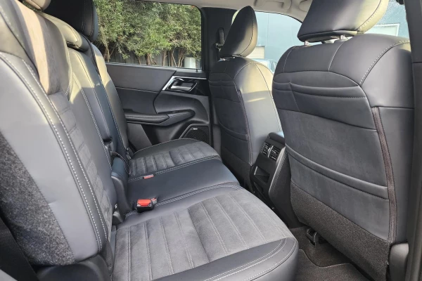 2025 Mitsubishi Outlander ZM LS SUV Image 11