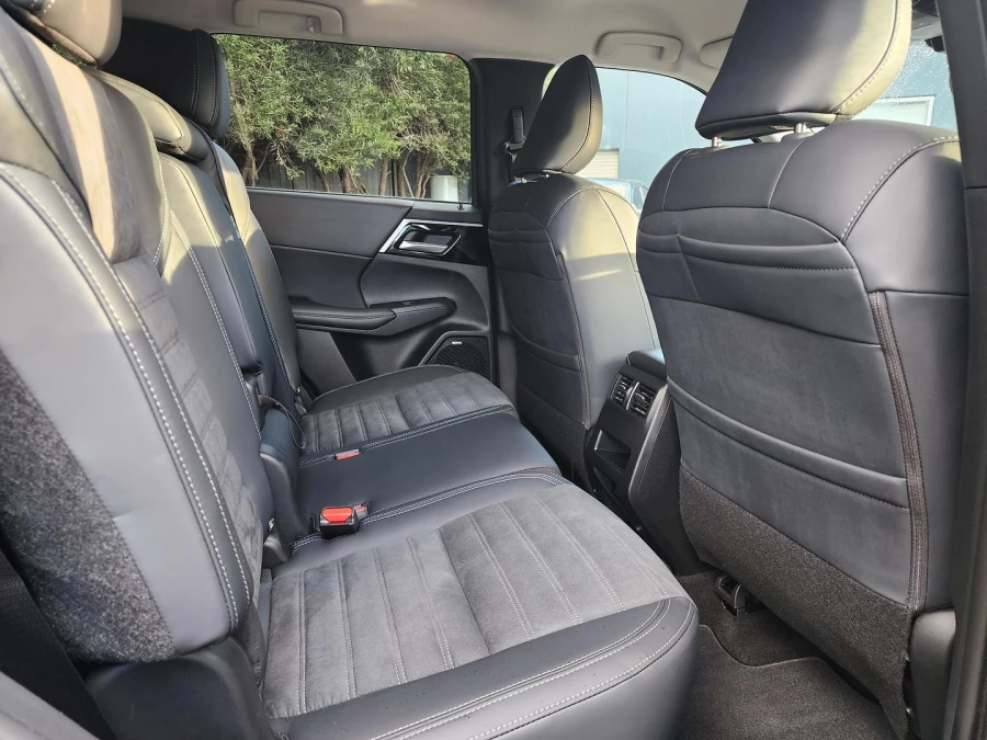 2025 Mitsubishi Outlander ZM LS SUV Image 11