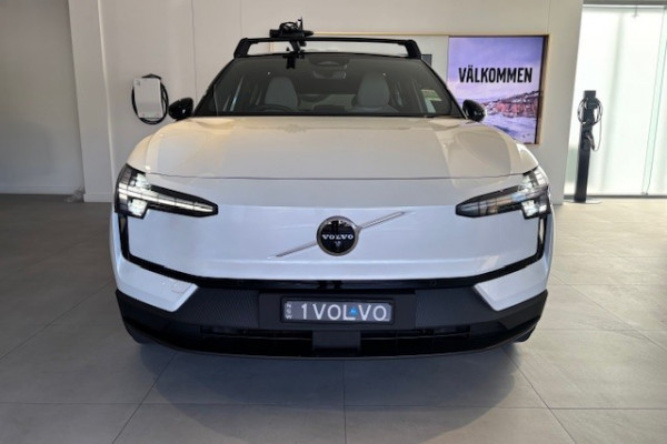 2024 MY25 Volvo EX30  Single Motor Extended Range Ultra SUV Image 9