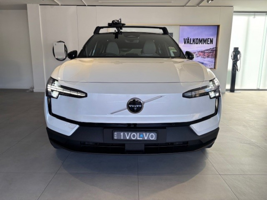 2024 MY25 Volvo EX30  Single Motor Extended Range Ultra SUV Image 9
