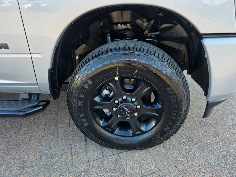 2026 Ram 2500 DJ Laramie Dual Cab Image 9