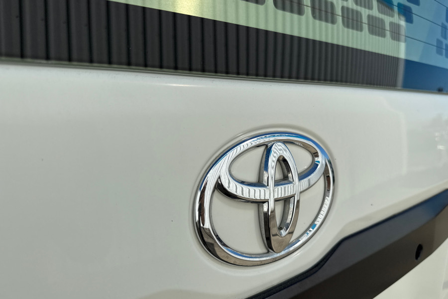 2021 Toyota HiAce GRH300R  Van Image 10
