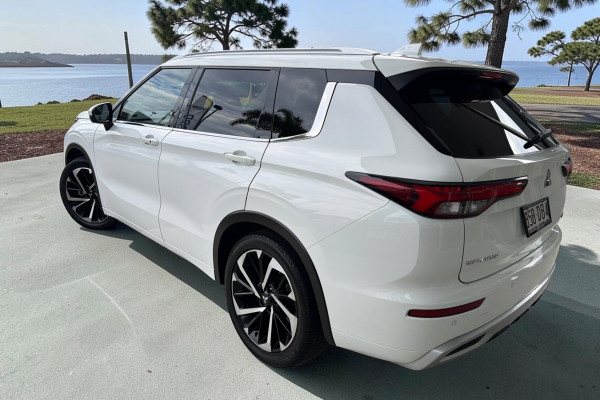2021 MY22 Mitsubishi Outlander ZM Exceed SUV Image 5