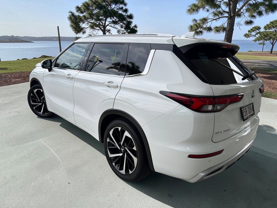 2021 MY22 Mitsubishi Outlander ZM Exceed SUV Image 5