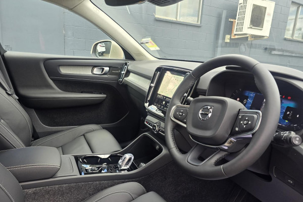 2026 MY27 Volvo XC40 XZ Ultra B4 Bright SUV Image 14