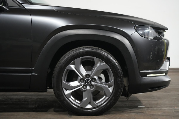 2023 Mazda MX-30 G20e Evolve SUV image 5