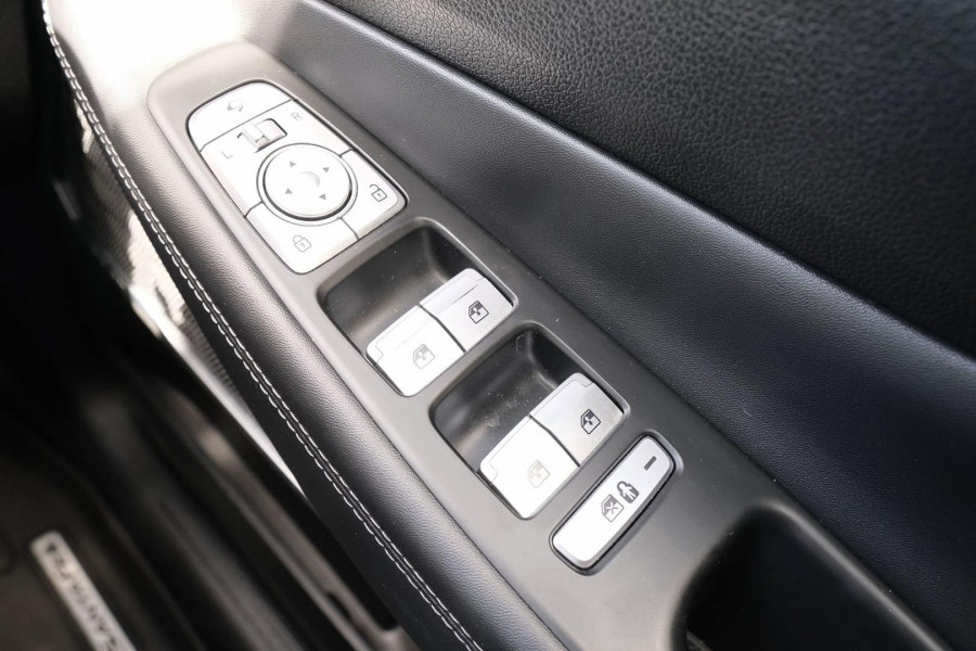 2021 Hyundai Santa Fe TM.V3 Highlander SUV Image 14