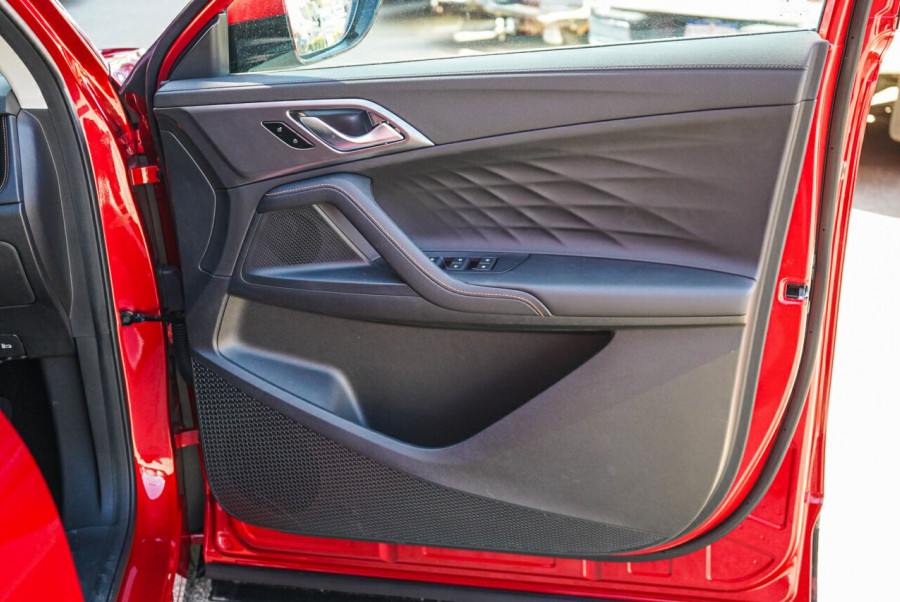 2024 MY24.5 MG HS AS33 Vibe SUV Image 17