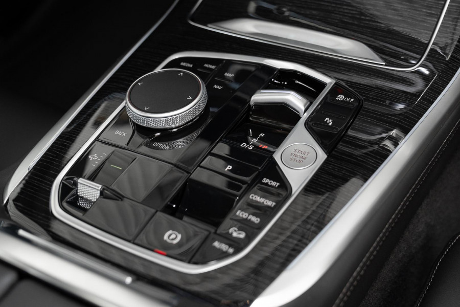 2025 BMW X7 G07 LCI xDrive40i M Sport SUV