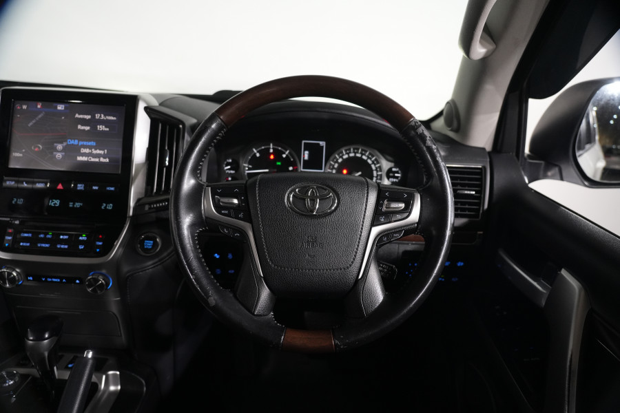 2018 Toyota LandCruiser Sahara SUV